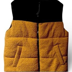 Wild Fable ~ Women’s ~ Medium ~ Puffer Vest ~ Full Zip ~ Sherpa ~ Two-Tone